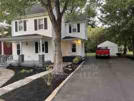 featured image of 220 N Locust Ave