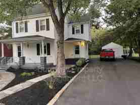 220 N Locust Ave - Photo 1 of 1