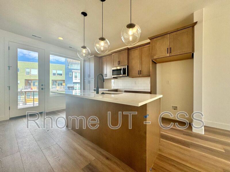 1508 W Kiera Ct - Photo 3 of 28