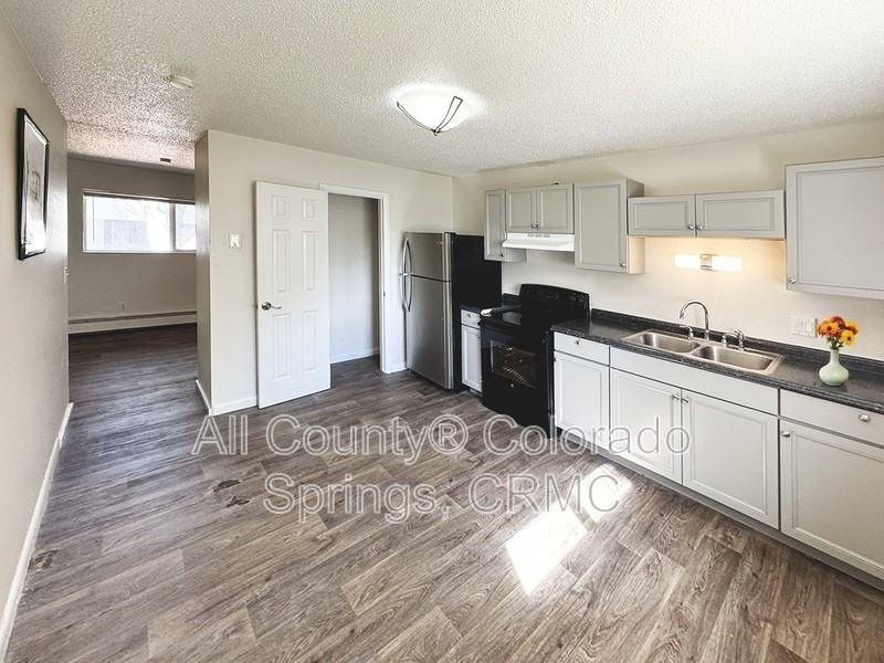 2119 Preuss Road #2B - Photo 7 of 26