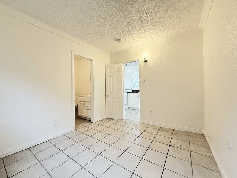 14041 Orizaba Ave - Photo 7 of 16