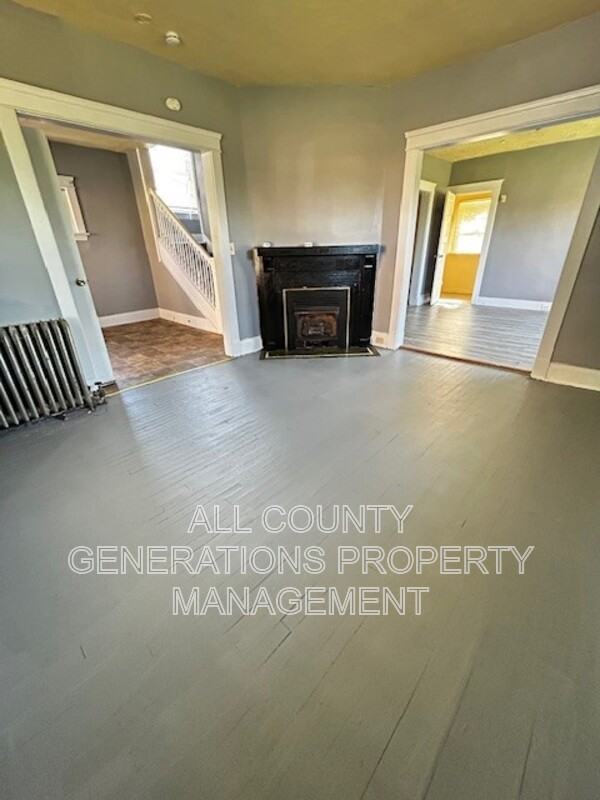 1828 Noble Rd - Photo 3 of 4