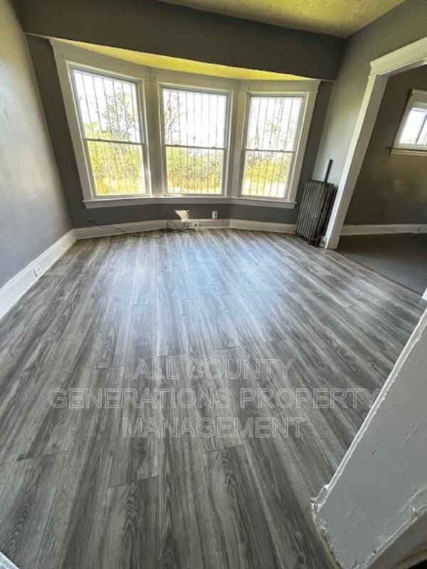 1828 Noble Rd - Photo 4 of 4