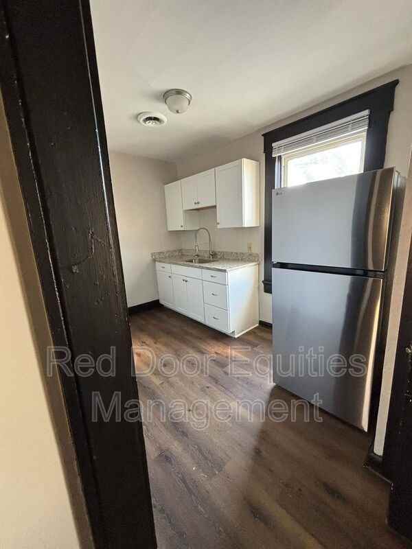 508 N Columbus St #2 - Photo 4 of 7