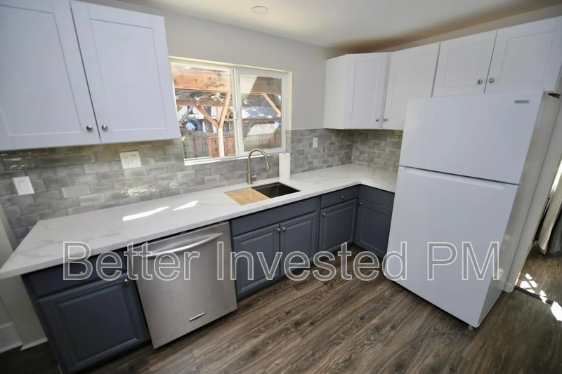 741 North St - Photo 7 of 21