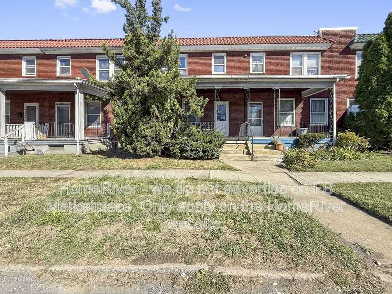 1734 Paxton St - Photo 2 of 20