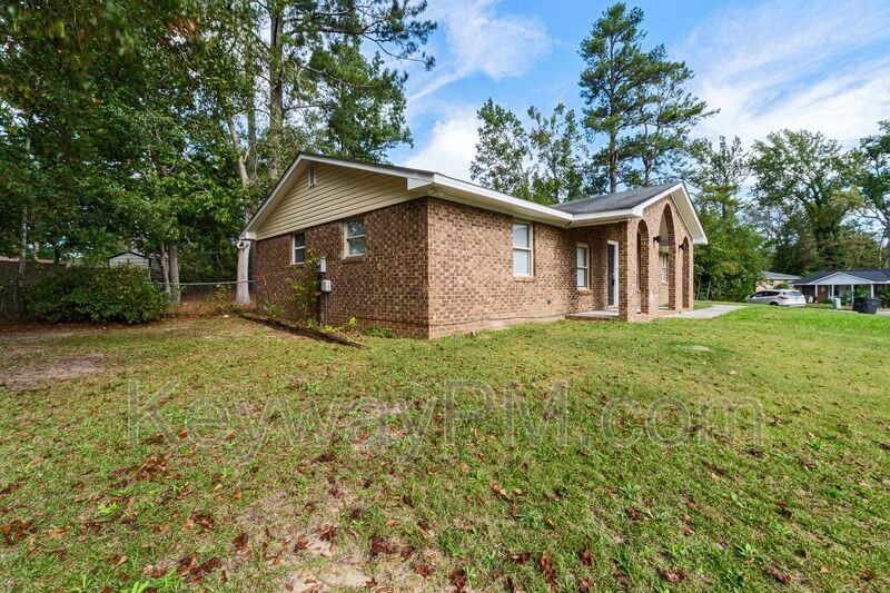 2631 Drayton Dr - Photo 5 of 26