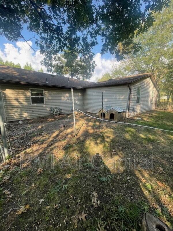 5755 N Armstrong St - Photo 2 of 11