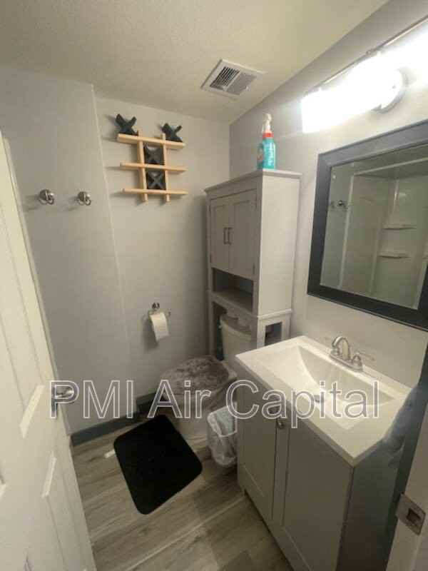 5755 N Armstrong St - Photo 7 of 10