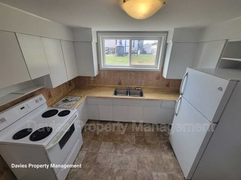 87 12732/34Street Nw #BS - Photo 3 of 10