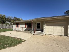 featured image of 272 E Jackson St