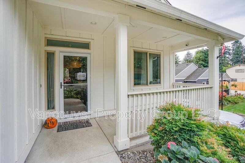 2511 Ne 59th St - Photo 3 of 37
