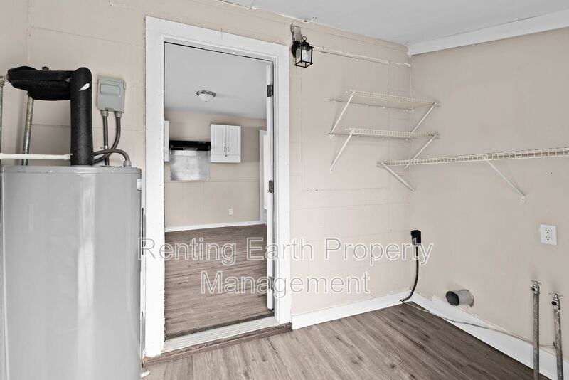 2423 Circle Dr - Photo 6 of 11