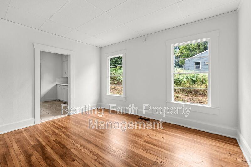 5316 Court I - Photo 5 of 19