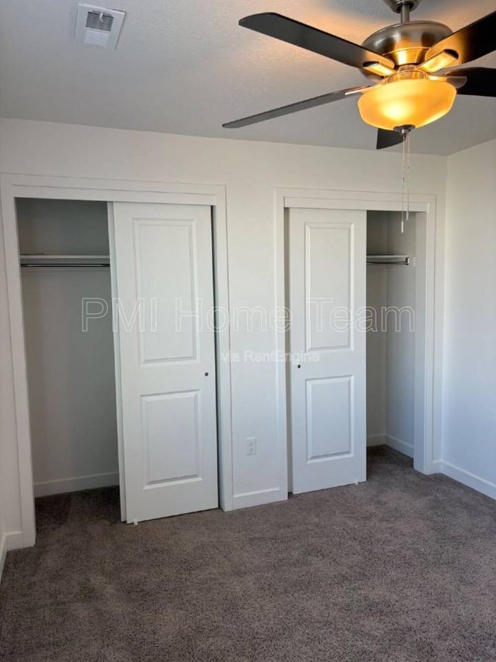 1546 W Parkview Dr - Photo 3 of 10
