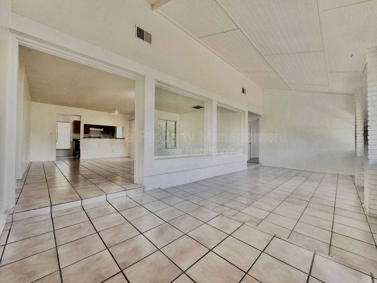 708 Green Ct - Photo 3 of 10