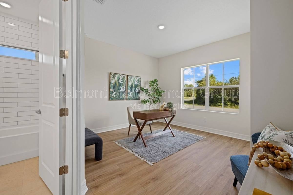 1301 Preston St - Photo 4 of 10