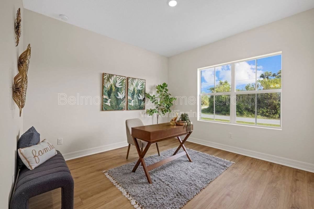 1301 Preston St - Photo 5 of 10