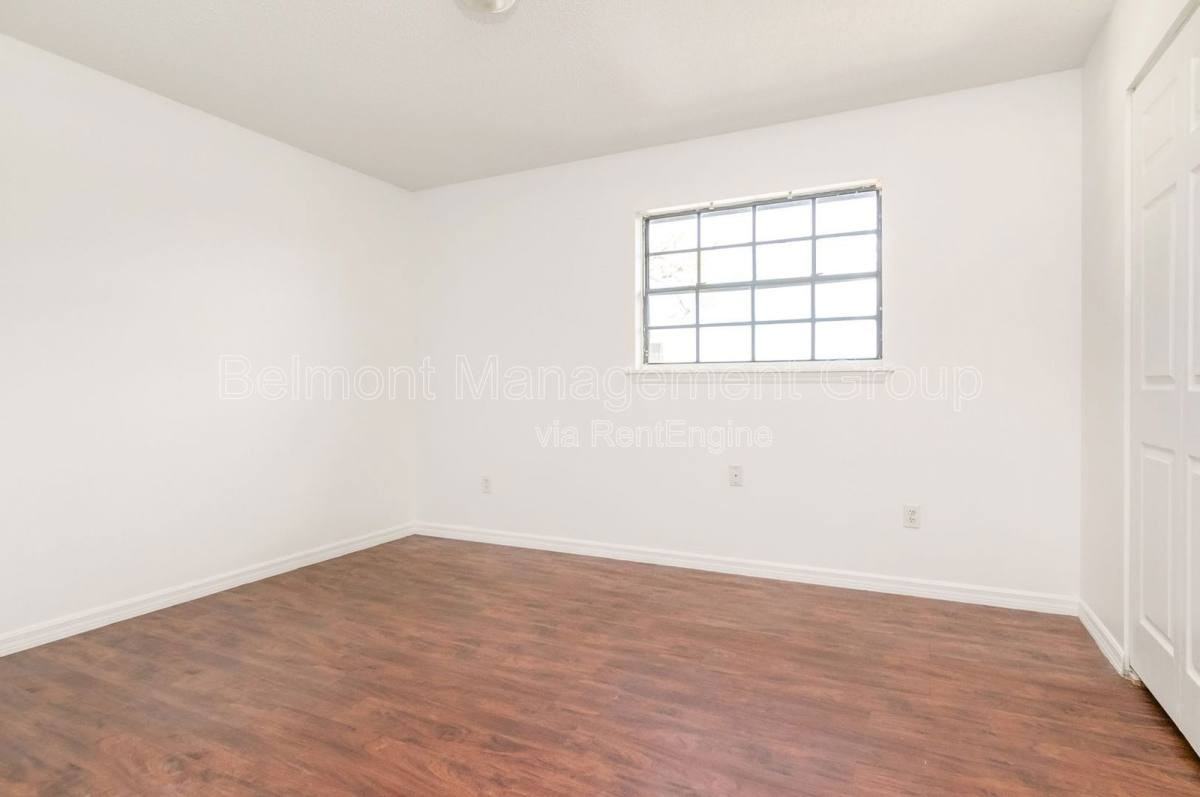 5537 Decatur St - Photo 6 of 10