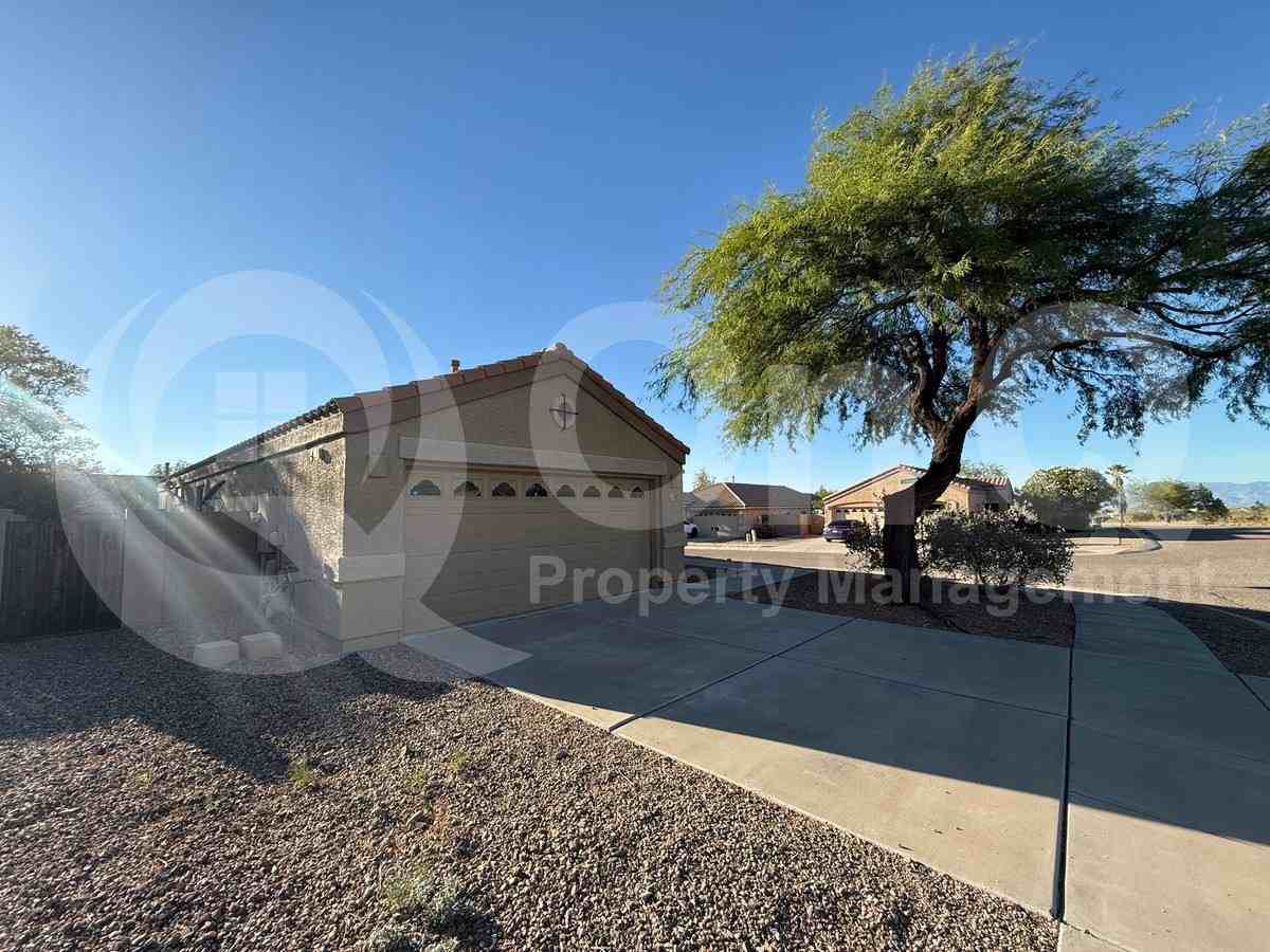 438 South Douglas Wash Road - Photo 2 of 10