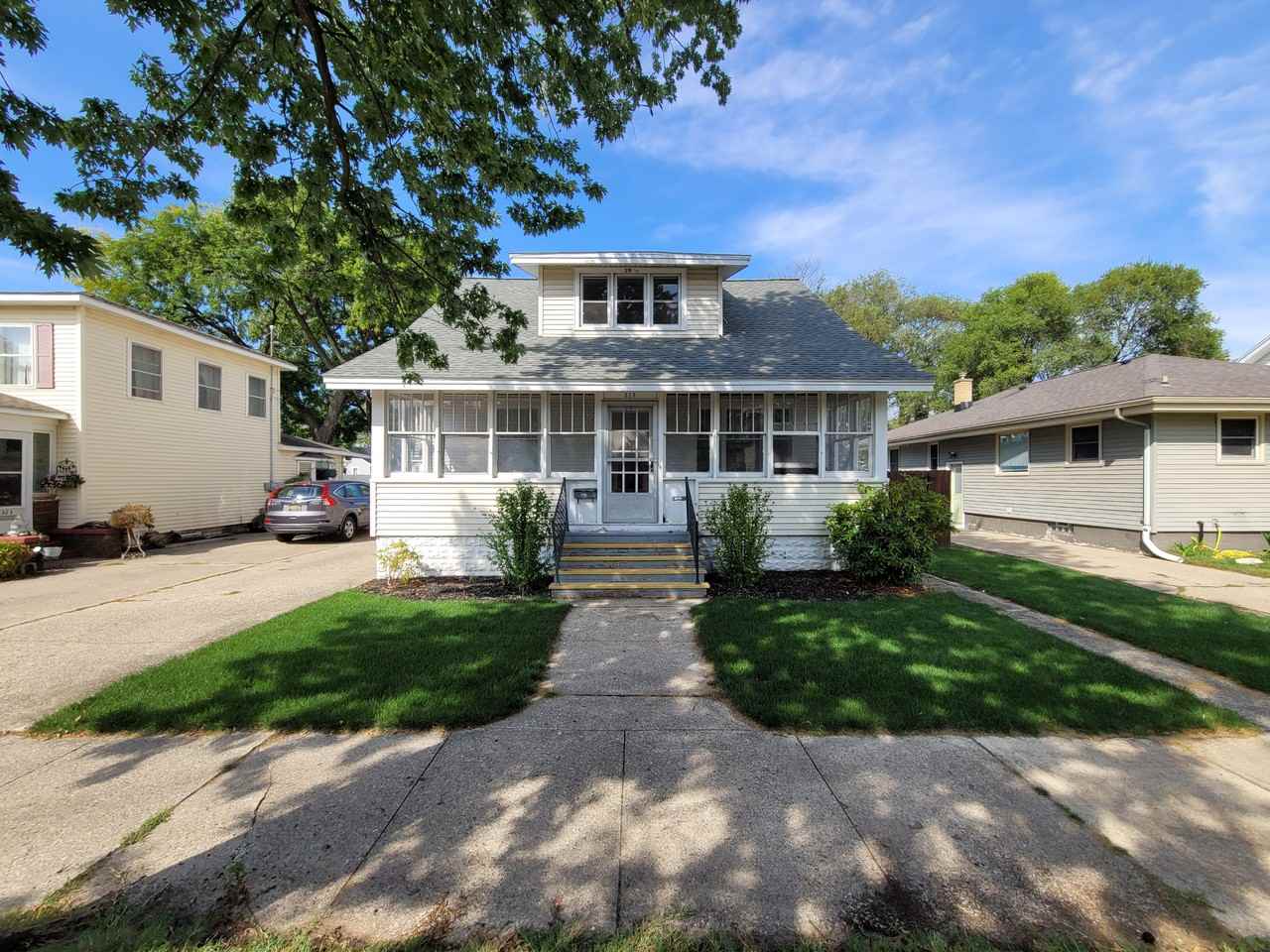 319 W 17th St - Photo 2 of 8