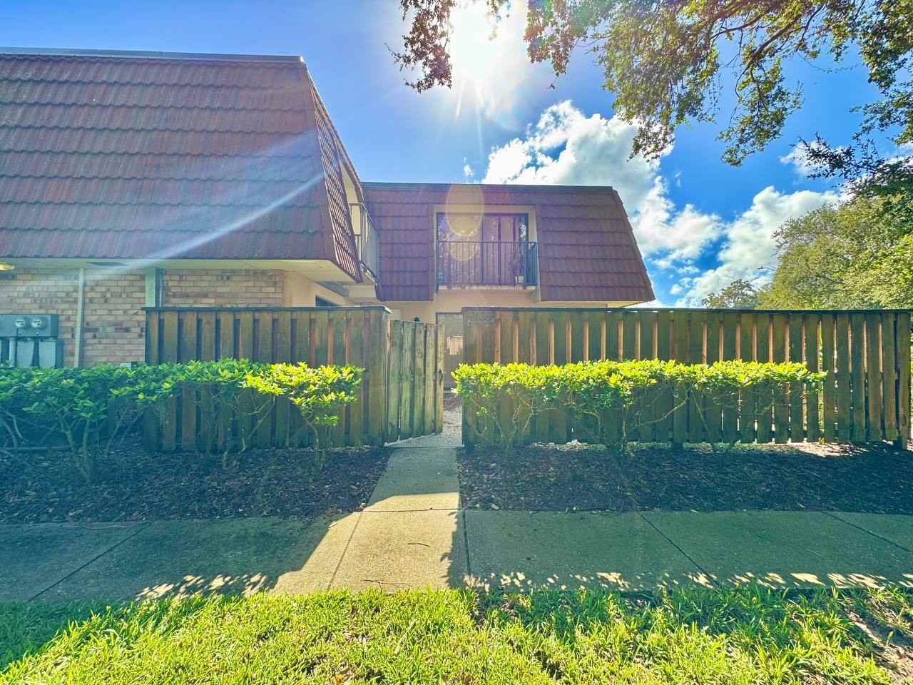 2636 10th Ct - Photo 2 of 24