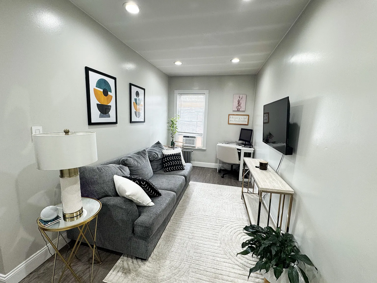 2221 23Rd St - Photo 3 of 3