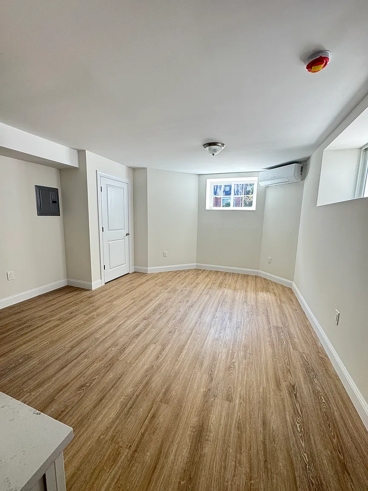 137 Sommer Ave - Photo 3 of 5