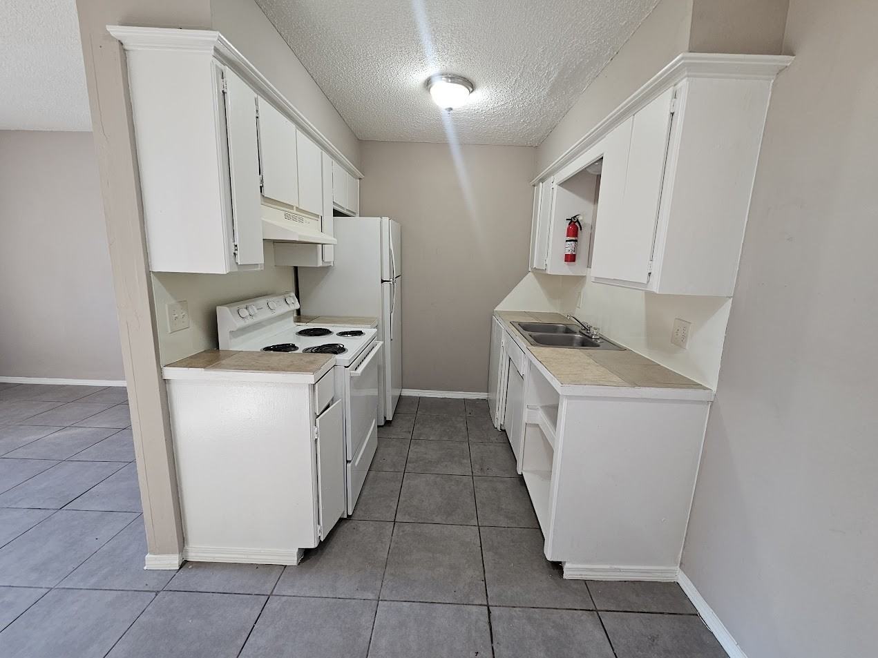 2116 Sw 51St St - Photo 2 of 10