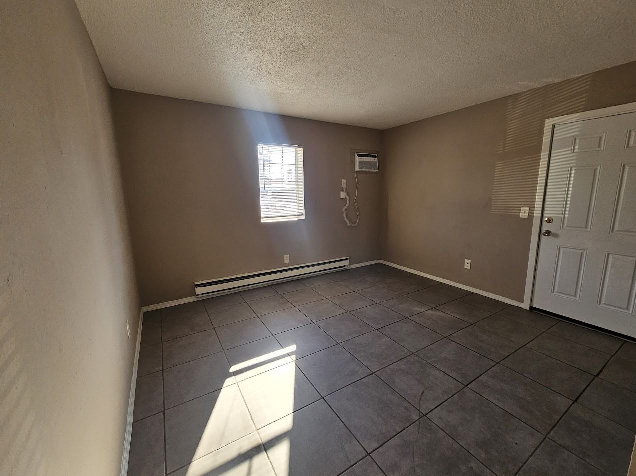 2116 Sw 51St St - Photo 5 of 10