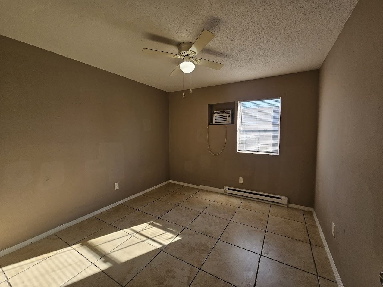 2116 Sw 51St St - Photo 6 of 10