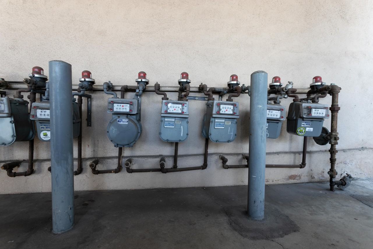 831 S Gramercy Pl - Photo 2 of 14