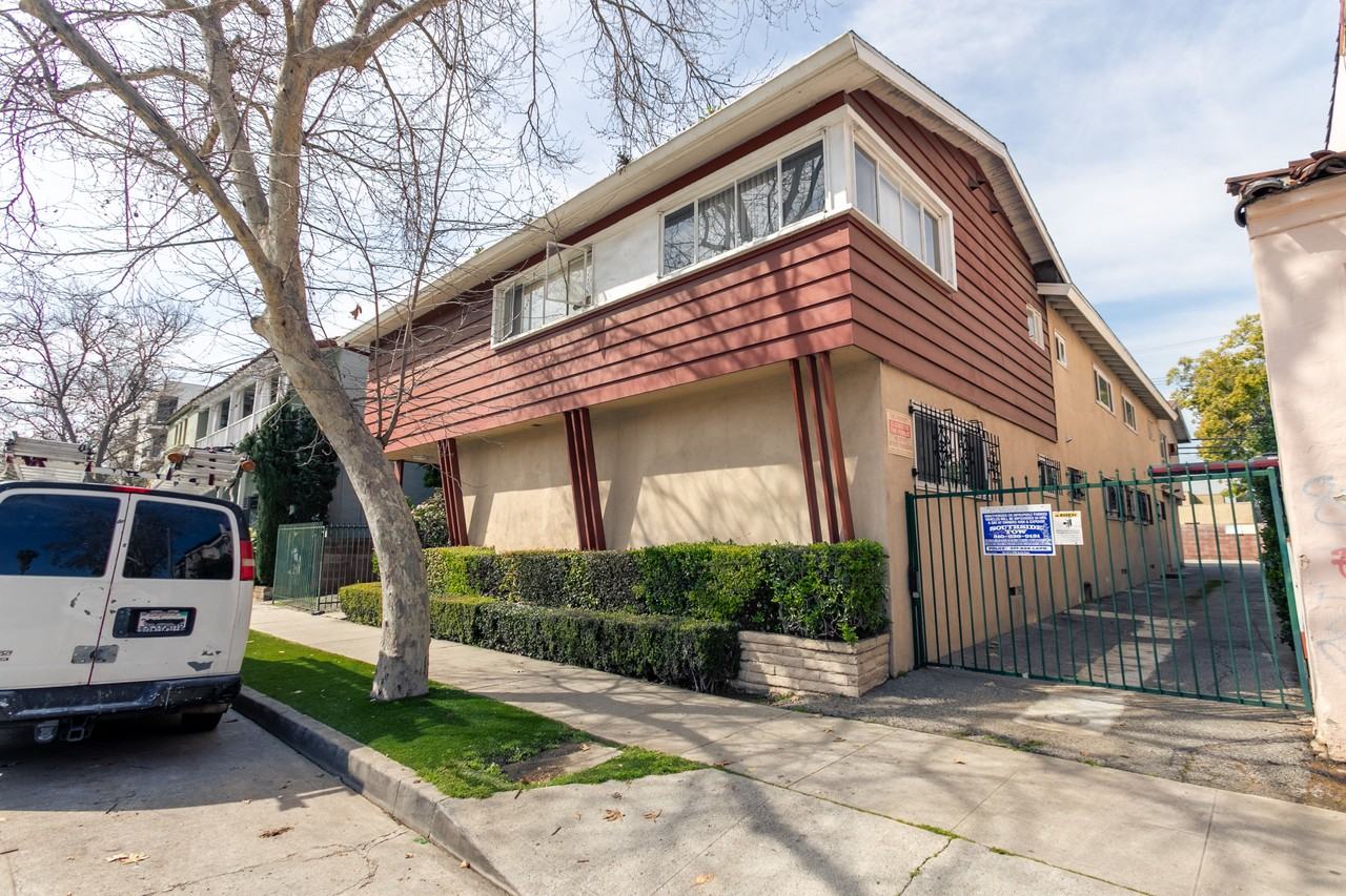 831 S Gramercy Pl - Photo 4 of 14