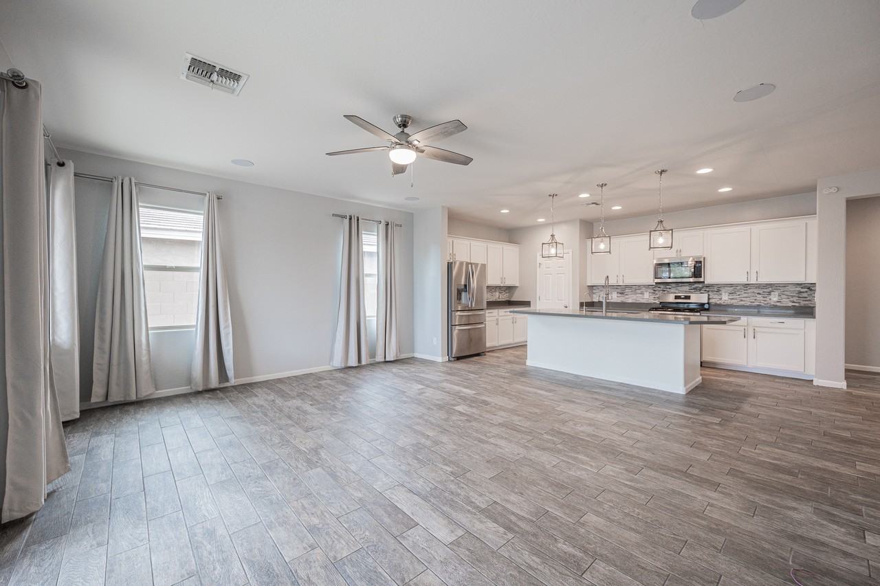 26107 North 121st Avenue - Photo 6 of 31