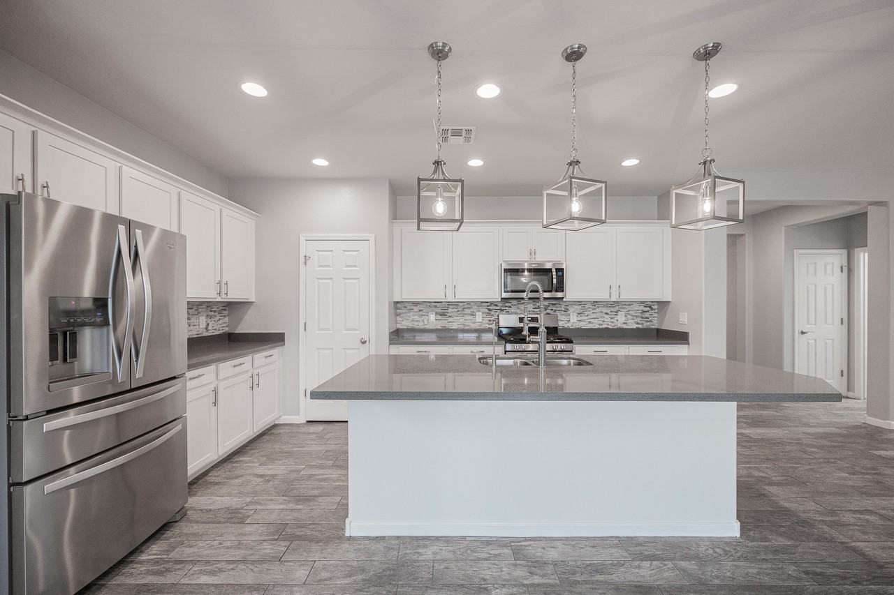 26107 North 121st Avenue - Photo 7 of 31