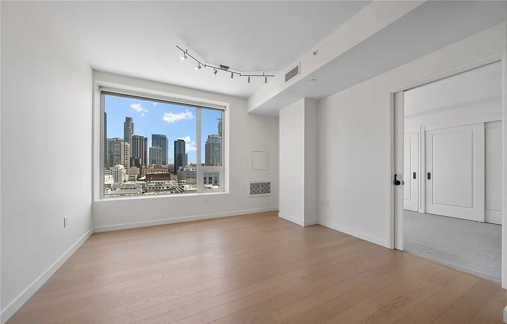 1050 S Grand Ave - Photo 2 of 19