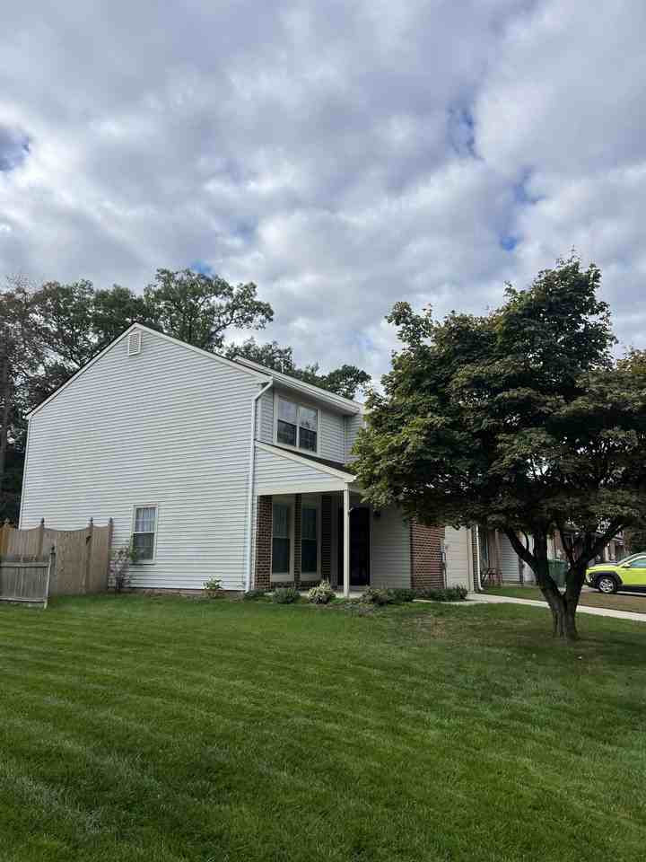 223 Foxwood Ln #223 - Photo 2 of 28
