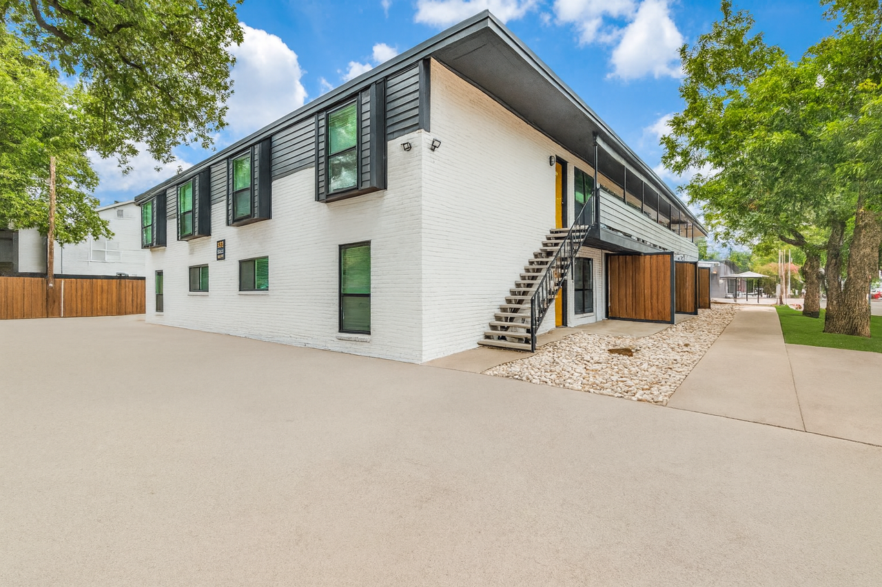 Palmilla Apartments - Photo 2 of 6