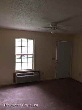 232 Maple Dr - Photo 3 of 4