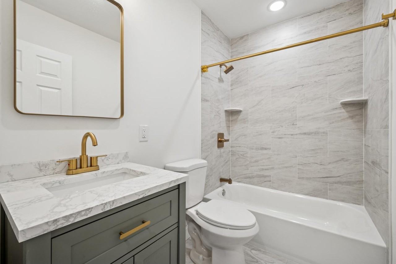 2534 S 61st St - Photo 2 of 21