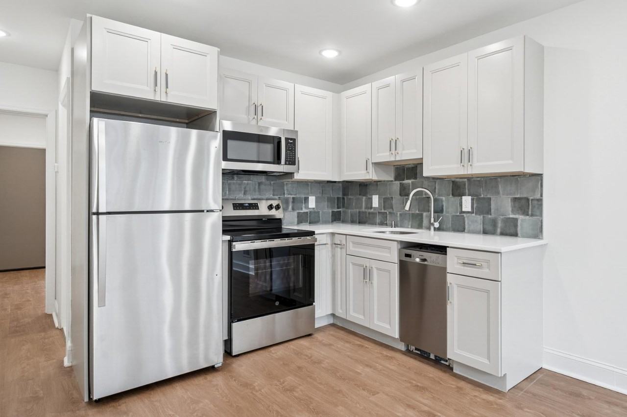 2534 S 61st St - Photo 3 of 21