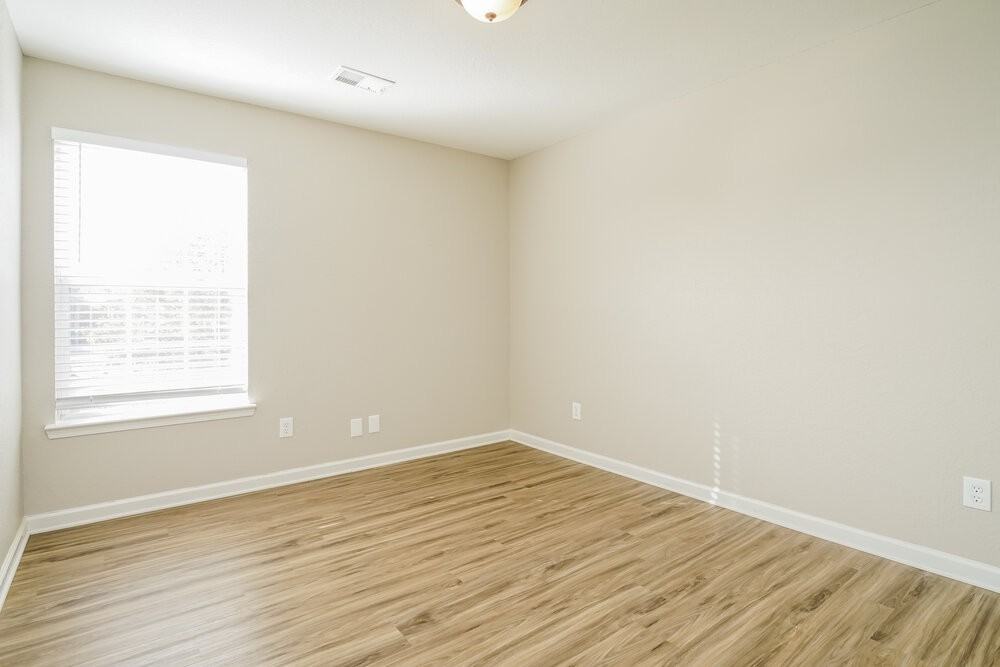 5357 Jerome Rd - Photo 6 of 17