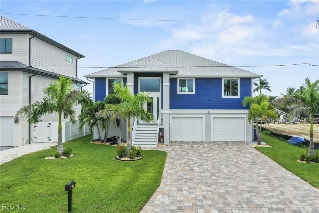 256 Ibis St - Photo 2 of 33