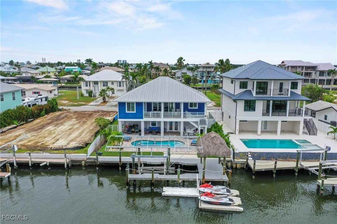 256 Ibis St - Photo 3 of 33