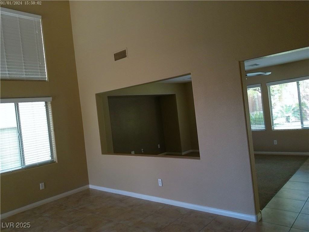 7051 Oakwood Pines Ct - Photo 7 of 23