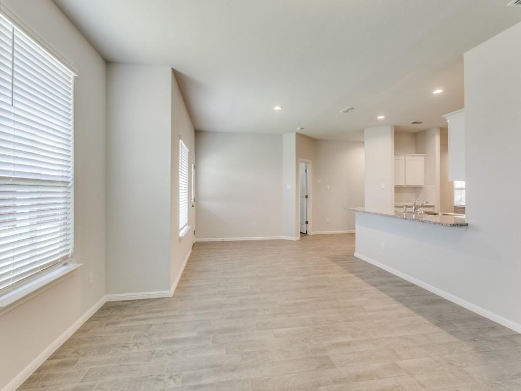 8524 Big Apple Dr - Photo 3 of 12