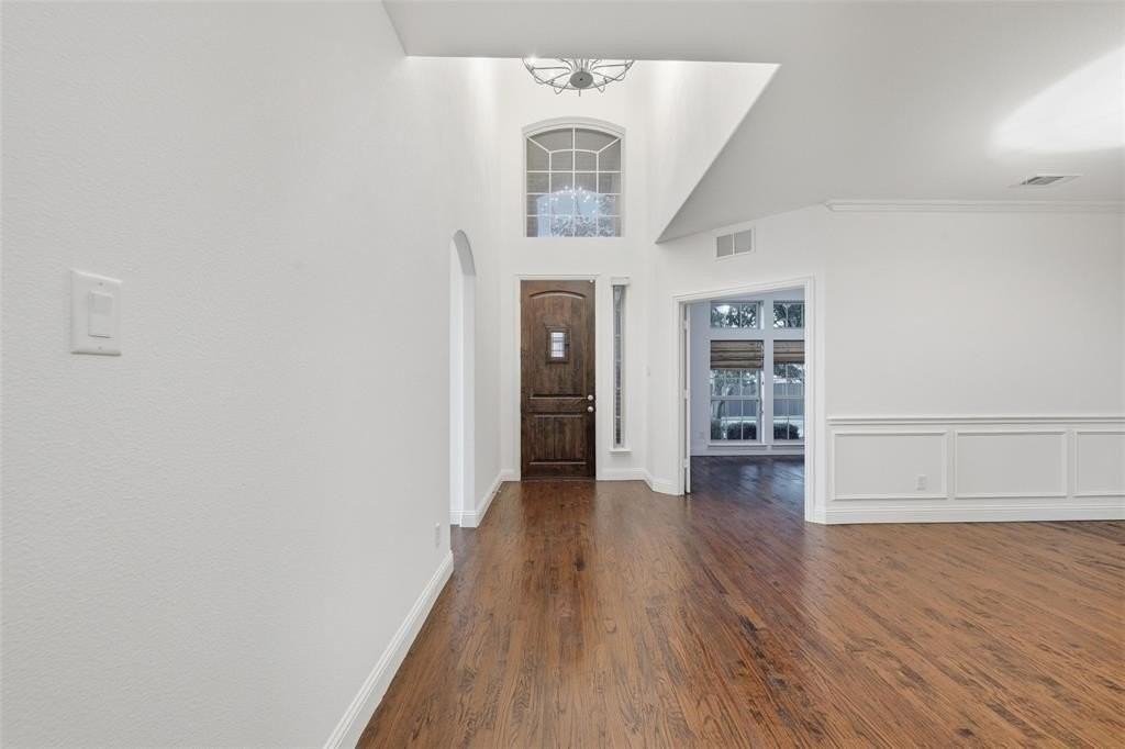 1321 Talley Ln - Photo 4 of 40