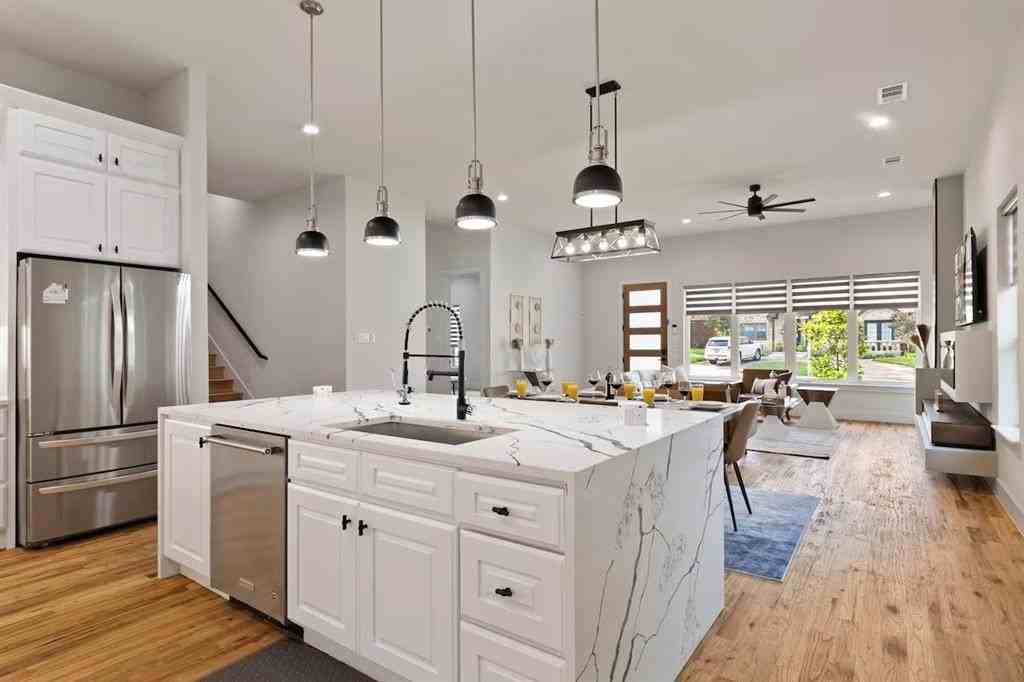 5942 Prospect Ave - Photo 2 of 25