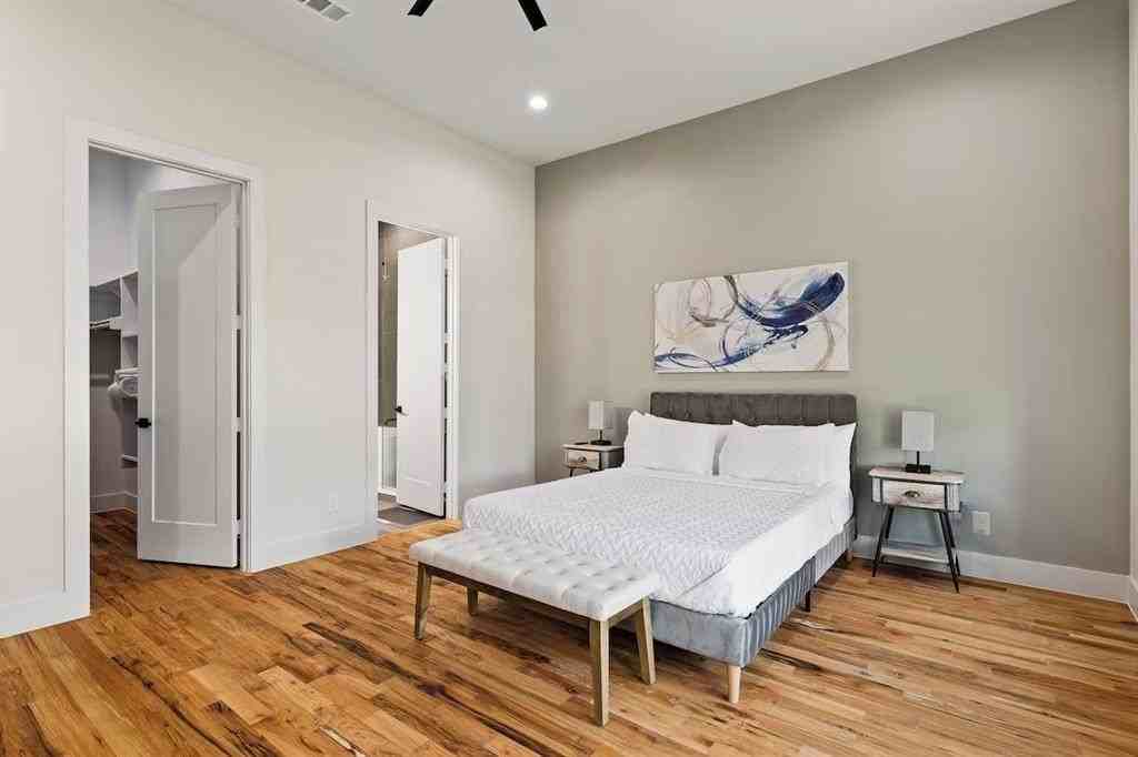 5942 Prospect Ave - Photo 5 of 25