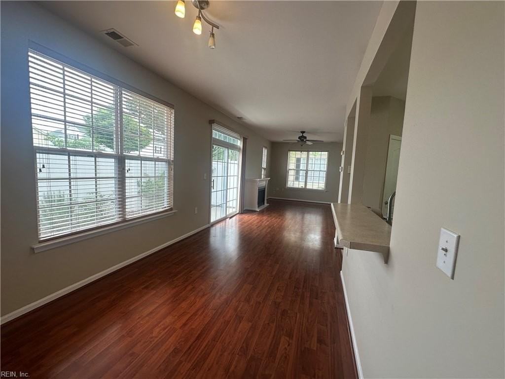 1016 Grace Hill Dr - Photo 6 of 28